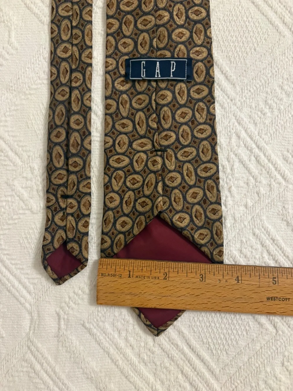 Vintage GAP Silk Medallion Geometric Necktie 3.5” Wide